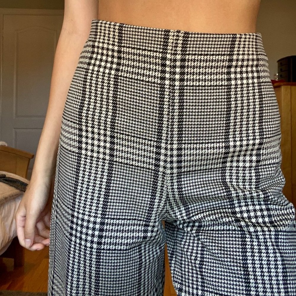 H&M Black and White Houndstooth Culotte Pants (XS)